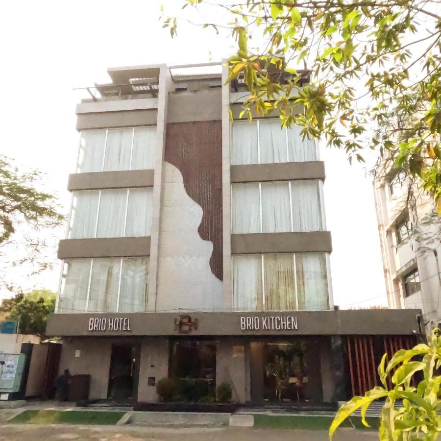 Brio Hotel Kolkata Exterior photo